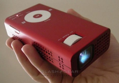 Mini projektörler ve projektörlü cep telefonları - Resim: 18