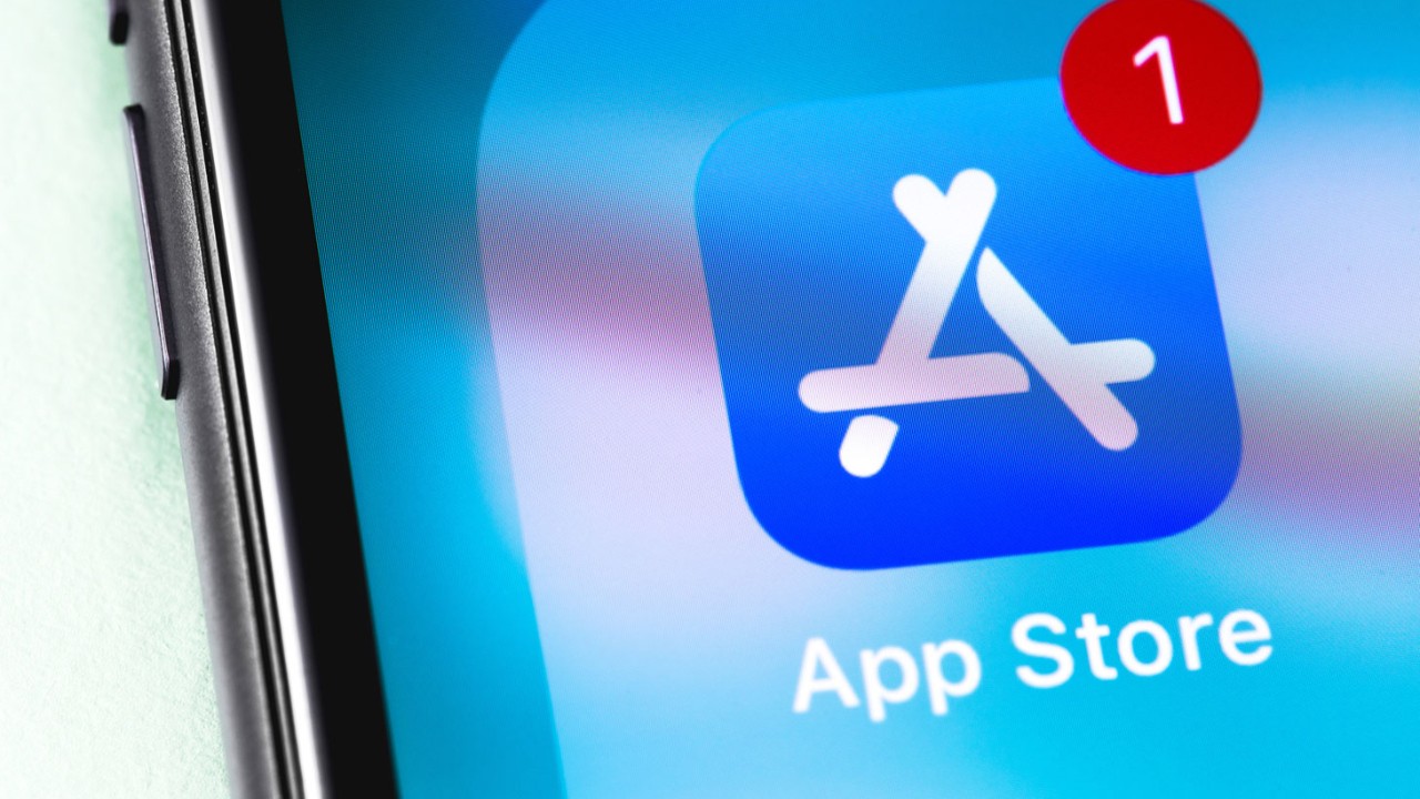 App Store'da 10 Dolarlık Sahte Oyun Skandalı: Blue Prince Korsan Sürümü!