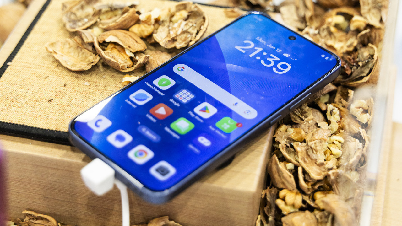 OPPO A6 Pro Türkiye’de satışa sunuluyor. İşte fiyatı ve özellikleri