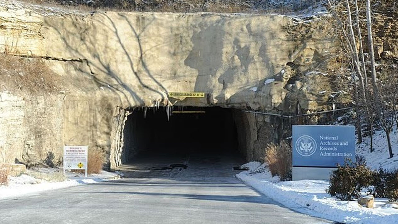 Gizemli Gölge Kütüphaneler: Amerika'nın medeniyeti kurtarma planını sakladığı yer