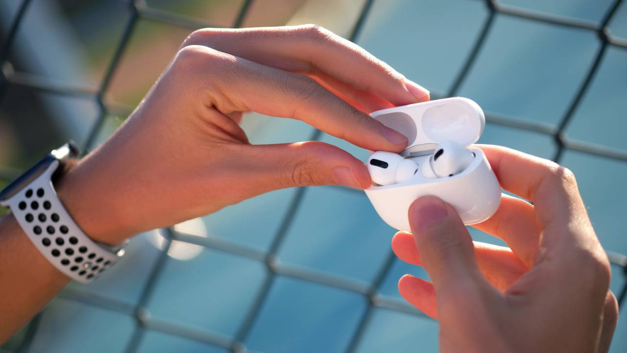 AirPods ile işitme testi yapabilirsiniz: Apple’ın gizli özelliği nasıl kullanılır?