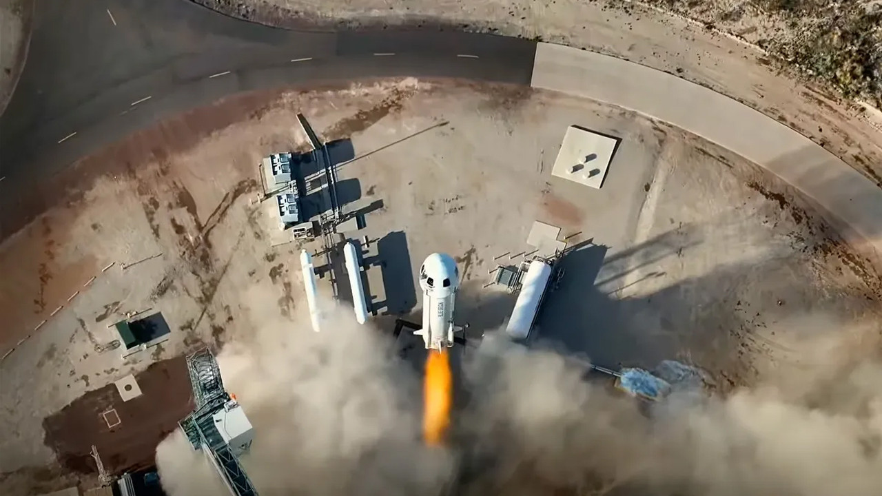 Uzayda bir ilk daha: Ünlü milyarder, NASA'nın yapm…