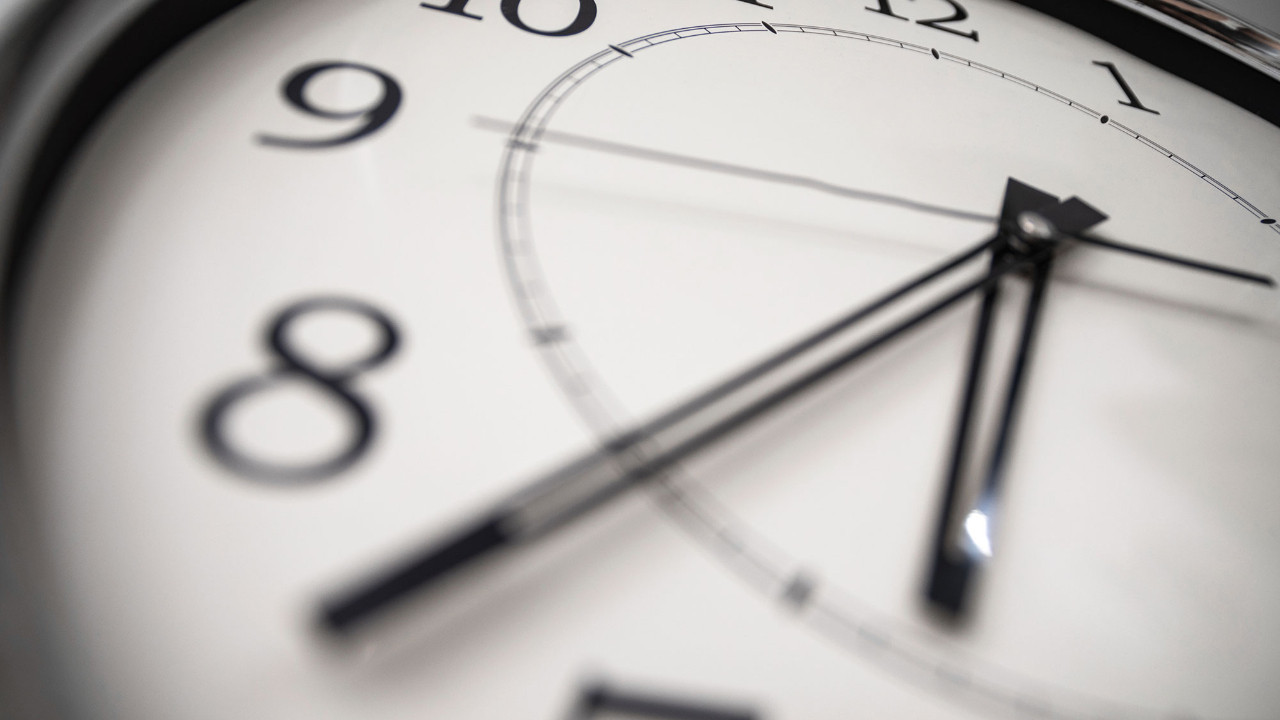 Atom saatlerindeki küçük kayma ve sonrasında yaşan…