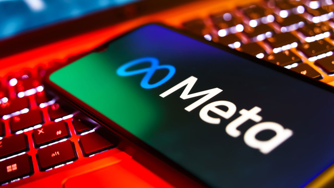Meta ilk kez kalıcı hesap kapatma kararını masaya yatırıyor