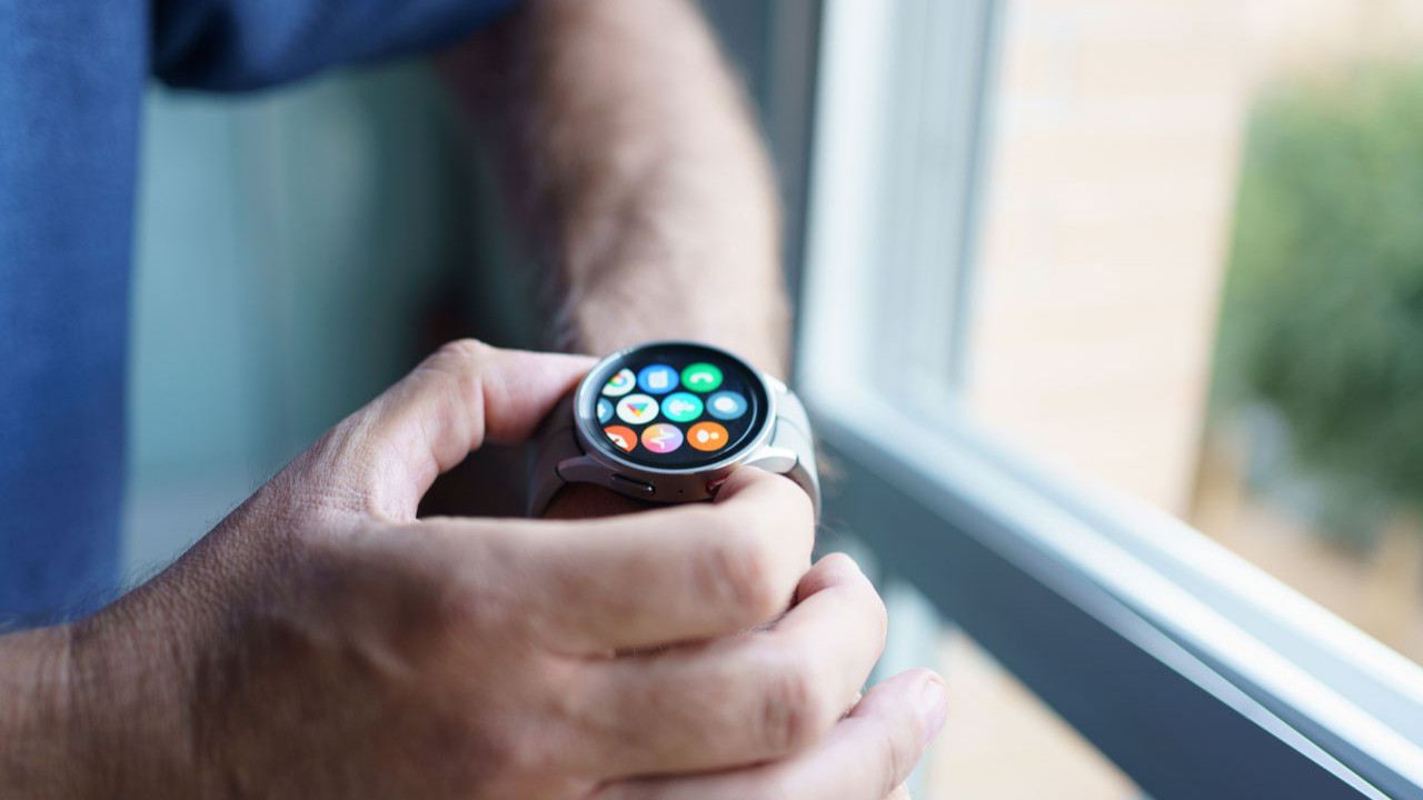 Galaxy Watch’ta takılma ve donmaların nedeni cache olabilir: İşte çözümü