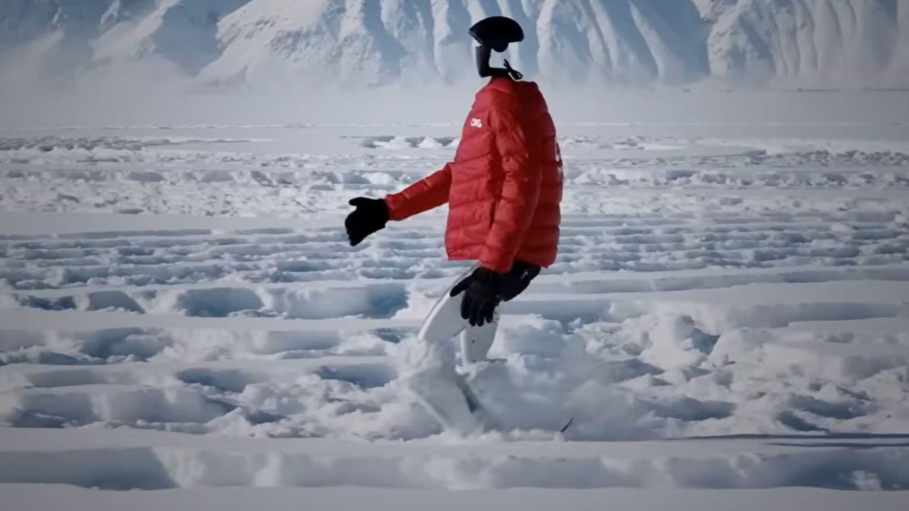 Çinli insansı robot G1 -47 derecede 130 bin adım atarak rekor kırdı