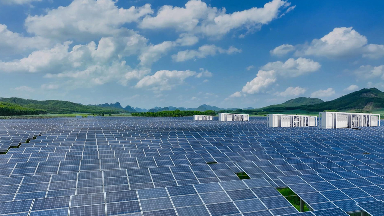 Güneş enerjisi yatırımlarında 1000 GW kapasiteyi aşan teknoloji devine finansal güven