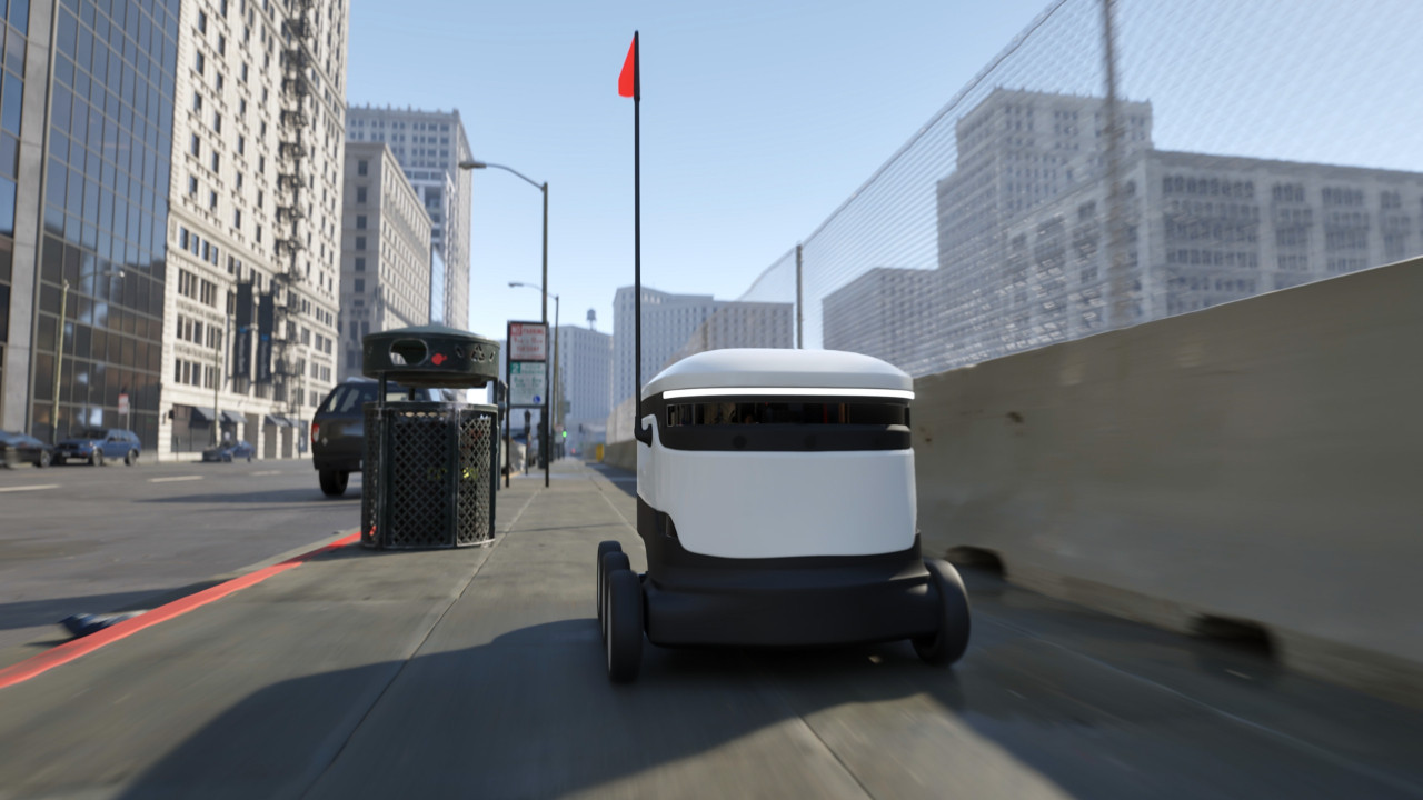 Teslimat robotu camı fark edemedi, otobüs durağına daldı