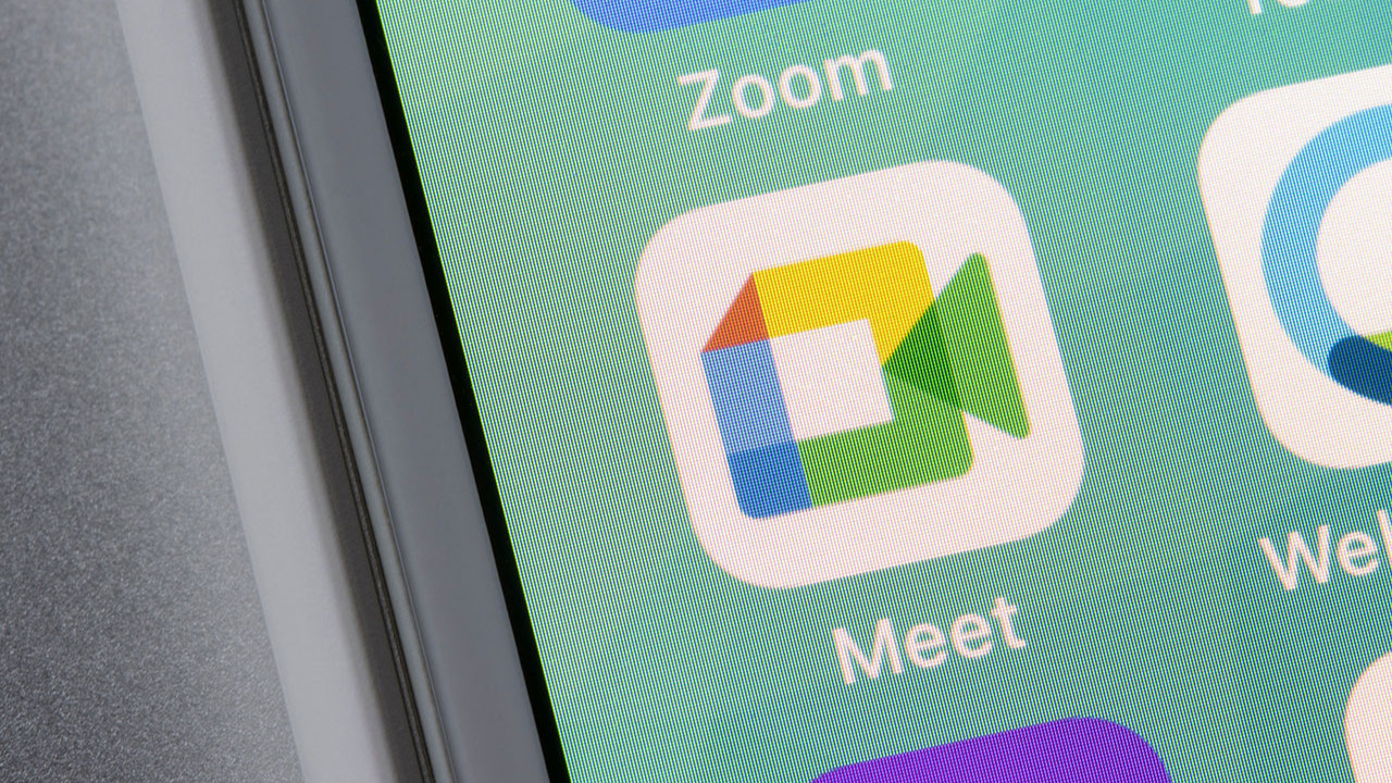 Google Meet, Apple CarPlay’deartık kullanılabiliyor