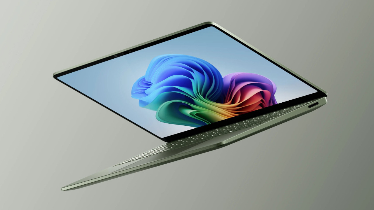Microsoft Surface Laptop 8 resmileşti: Performans artışı veyeni renk