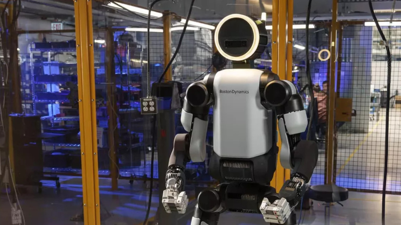 Hyundai'nin yeni planı: Bayilerde otomobilin yanında robot da satılacak