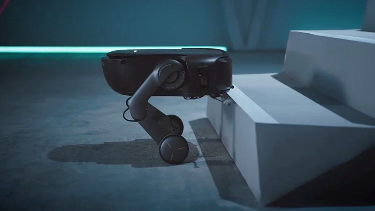 Robot süpürgeye “bacak” eklediler: Merdivenleri kendi başına geçiyor