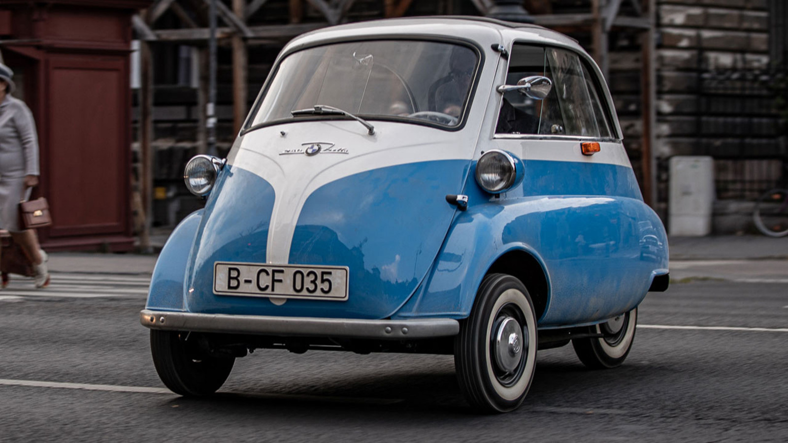 BMW’yi batmaktan kurtaran “balon otomobil”: BMW Isetta’nın hikayesi
