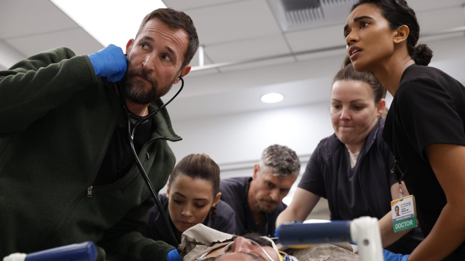 Acil servisin filtrelenmemiş hali: The Pitt doktorlardan tam not aldı