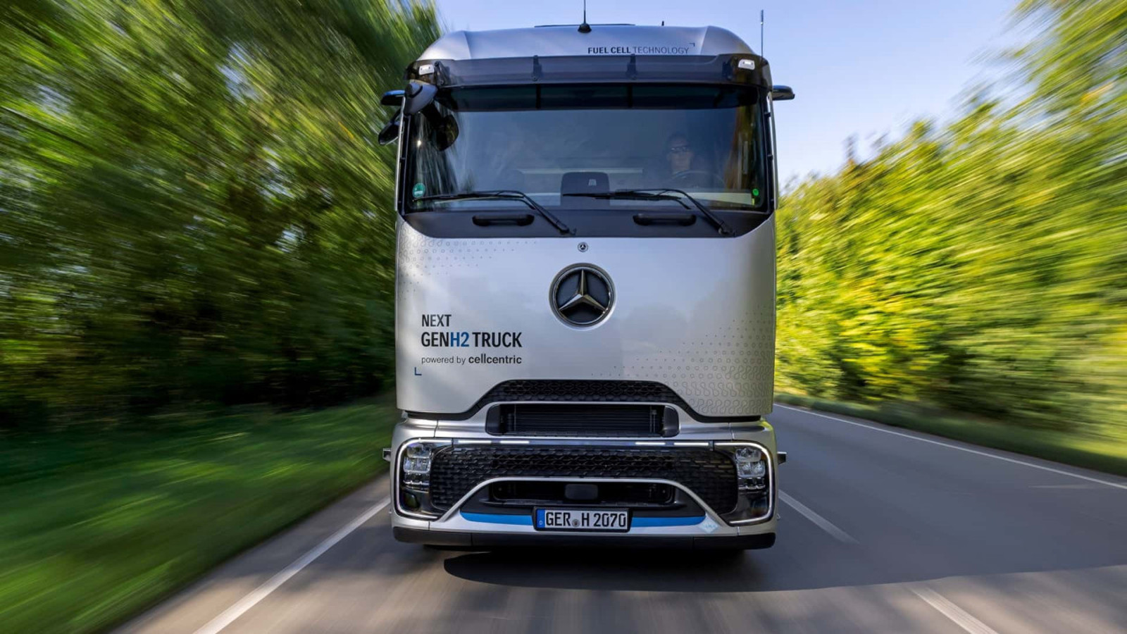 Dizelin alternatifi mi geliyor? Mercedes’in sıvı hidrojenli kamyonu