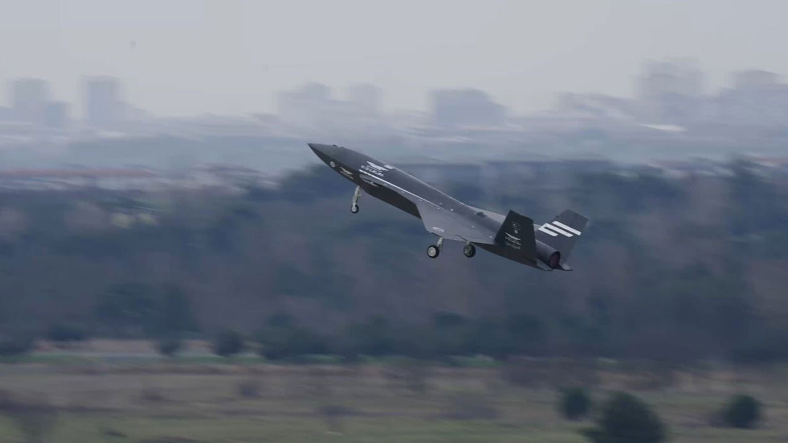 Milli insansız savaş uçağından heyecanlandıran haber: Kızılelma için geri sayım hızlandı