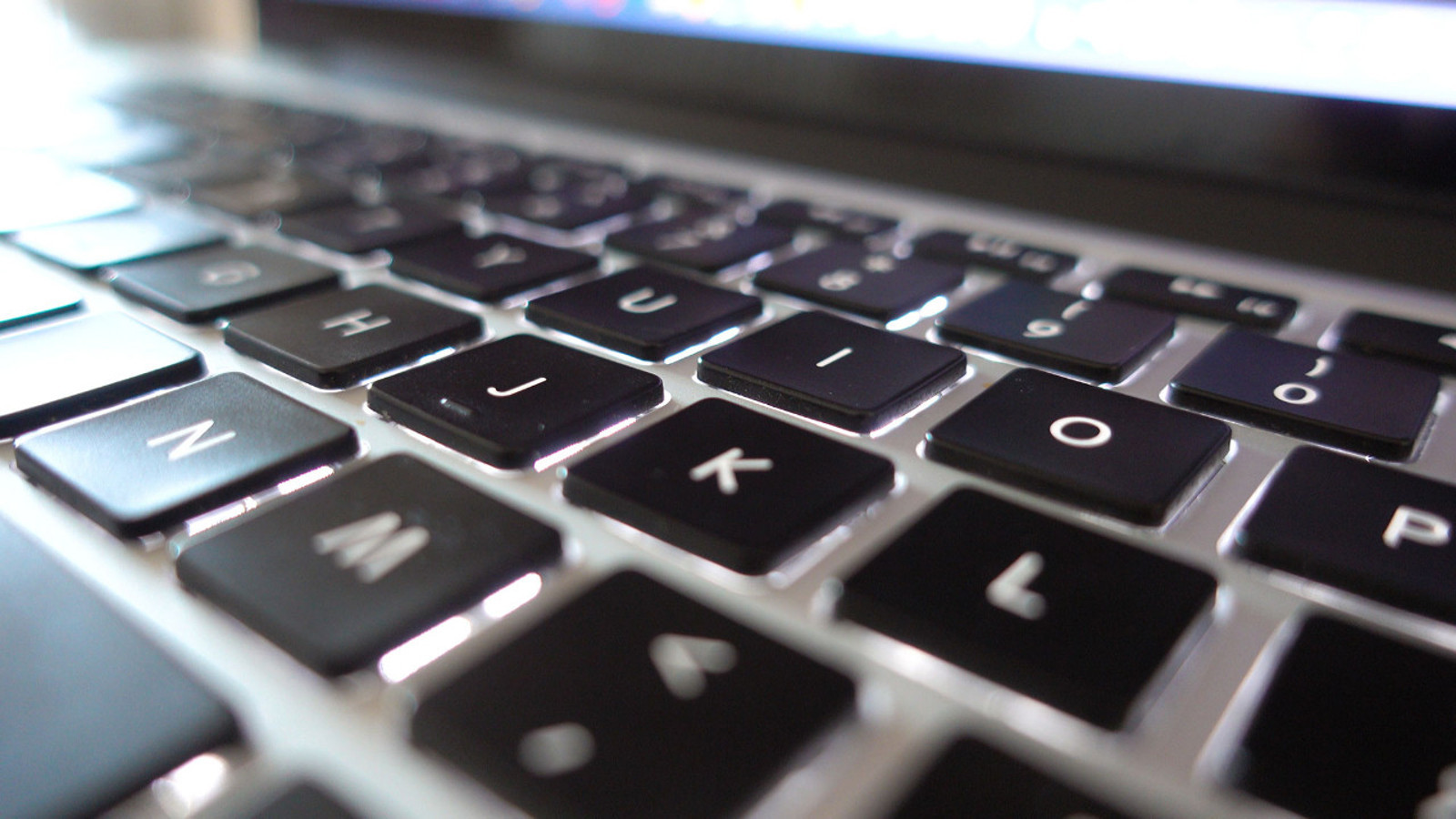 F ve J tuşlarına dikkatli bakın: Bu çizgiler olmasaydı hızınız yarıya düşerdi