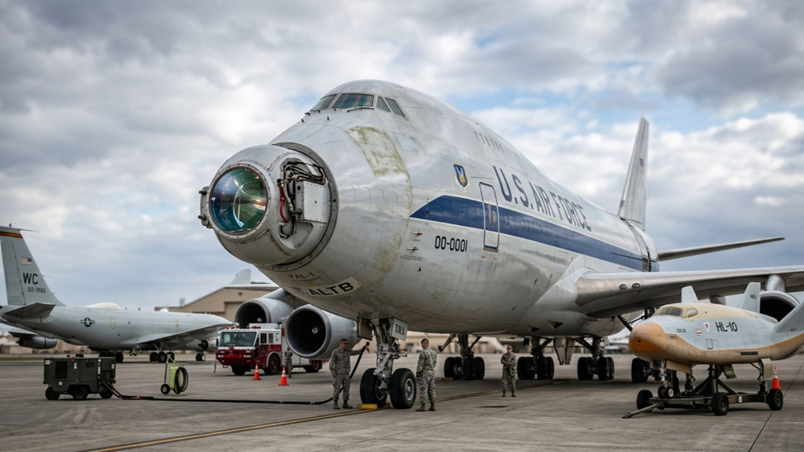 Gökyüzünün "banyo küveti" ve nükleer dedektifler: En tuhaf uçaklar