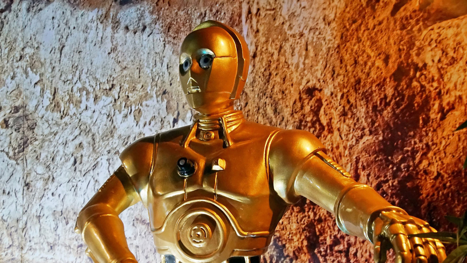 Star Wars’un mirası milyoner etti: C-3PO'nun kafası için servet ödediler