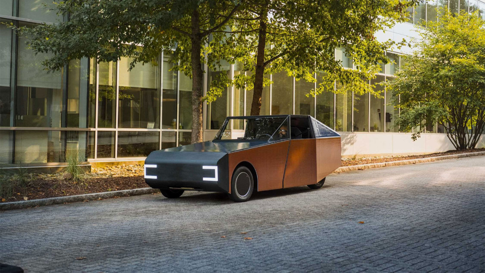 Güneş enerjisiyle çalışan BMW: Deep Orange 17