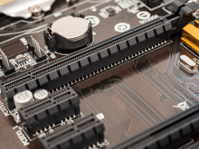 Asus'tan, giderek ağırlaşan ekran kartları için yeni sensör önlemi
