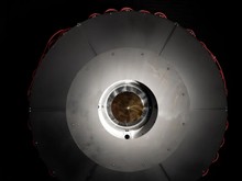 Kablosuz enerji aktarımında yeni rekor: 8,6 kilometreye 800 Watt!
