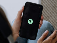 Spotify’da yeni yapay zeka skandalı: Ölmüş bir sanatçıdan yeni şarkı