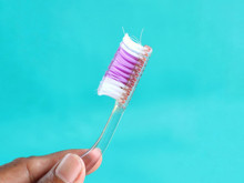 Diş fırçası korkusu: Boğazına hava kaçtı, hastanelik oldu