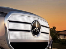 Mercedes'in geleceği bu tasarımda saklı: Panjurlar aydınlanıyor
