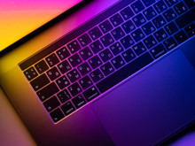 Apple, 600 dolara MacBook satmaya hazırlanıyor