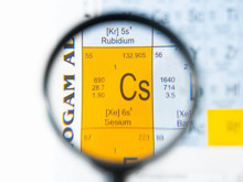 Plastik bir kaşıkla bile kesilebilen metal: Sezyum nedir, neden tehlikeli?