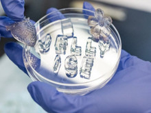 Bilimin yeni mucizesi: Şimdi de erimeyen buz yaptılar