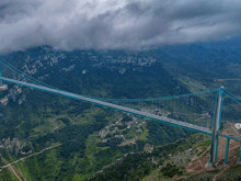 Dünyanın en yüksek köprüsü, 96 kamyonla test edildi