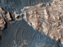 Mars’ta yeni mineral keşfi: Valles Marineris’te sır perdesi aralanıyor