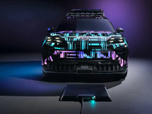 Porsche Cayenne Electric ile kablosuz şarj dönemi başlıyor