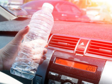 Arabada unutulmuş su içilir mi?