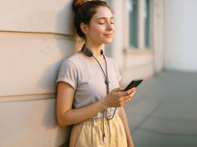 Bu şarj kablosu boyun masajı yapabiliyor! Türkiye’de satışa sunuldu!
