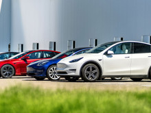 Tesla, kapı mekanizmalarını değiştiriyor