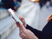 Kendi fotoğraflarını görünce şoke oldu: İşin arkasından lise arkadaşı çıktı