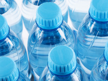 Plastik şişede satılan suların son kullanım tarihi var mı? Var ama...