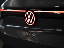 Otomobil üretimini durma noktasında getiren kriz derinleşiyor