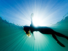 Tuzlu suda yüzmek, neden daha kolay?