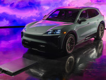 1.139 beygirlik Porsche Cayenne Electric sahneye çıktı
