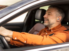 Araç kullanırken kulaklık takmak yasak mı, değil mi?