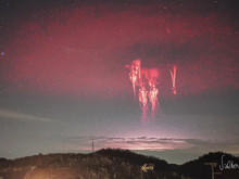 Gökyüzünde saniyenin binde birinde görülen mucize: İki nadir olay aynı karede