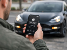 Tesla uygulamasında büyük ipucu: Dijital anahtar desteği geliyor mu?