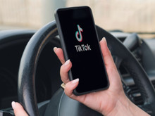 TikTok yayını ölümle bitti: Direksiyon başındaki sürücü dehşeti canlı izletti