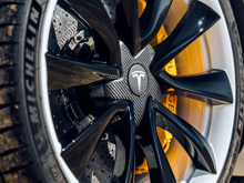 Elektrikli otomobile normal lastik takılır mı?
