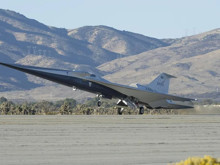 NASA’nın ultra sessiz süpersonik uçağı X-59 ilk kez havalandı