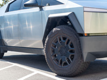 Tesla sahiplerinin bitmeyen lastik çilesi: Neden bu kadar çabuk aşınıyor?